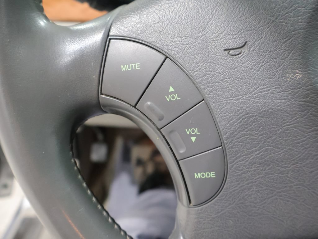 Used 2006 Kia Amanti FWD image 31