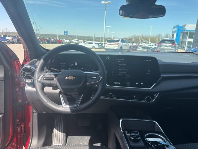 Used 2026 Chevrolet Equinox LT image 9