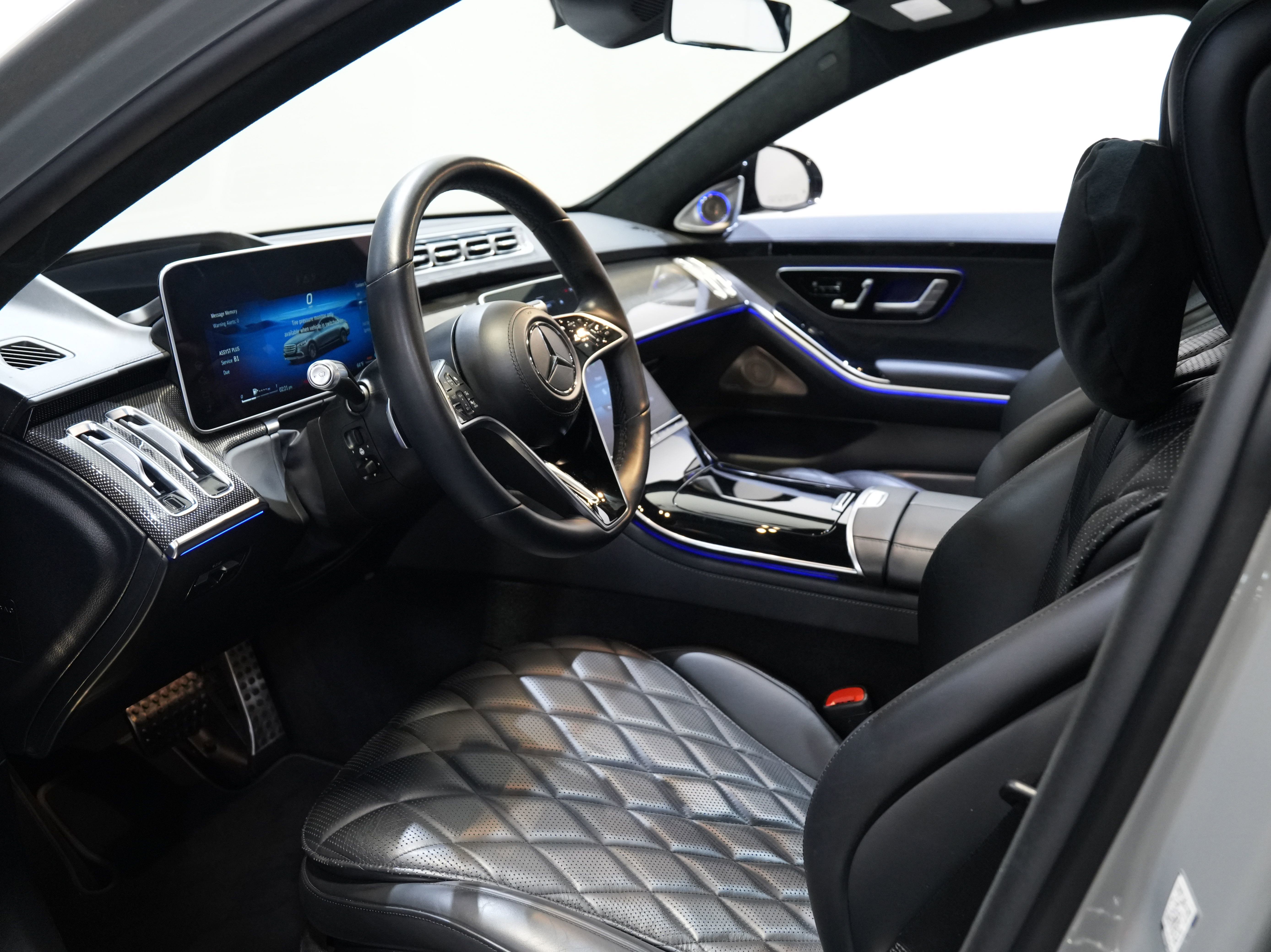 Used 2022 Mercedes-Benz S 580 4MATIC Sedan w/ AMG Line Package image 32