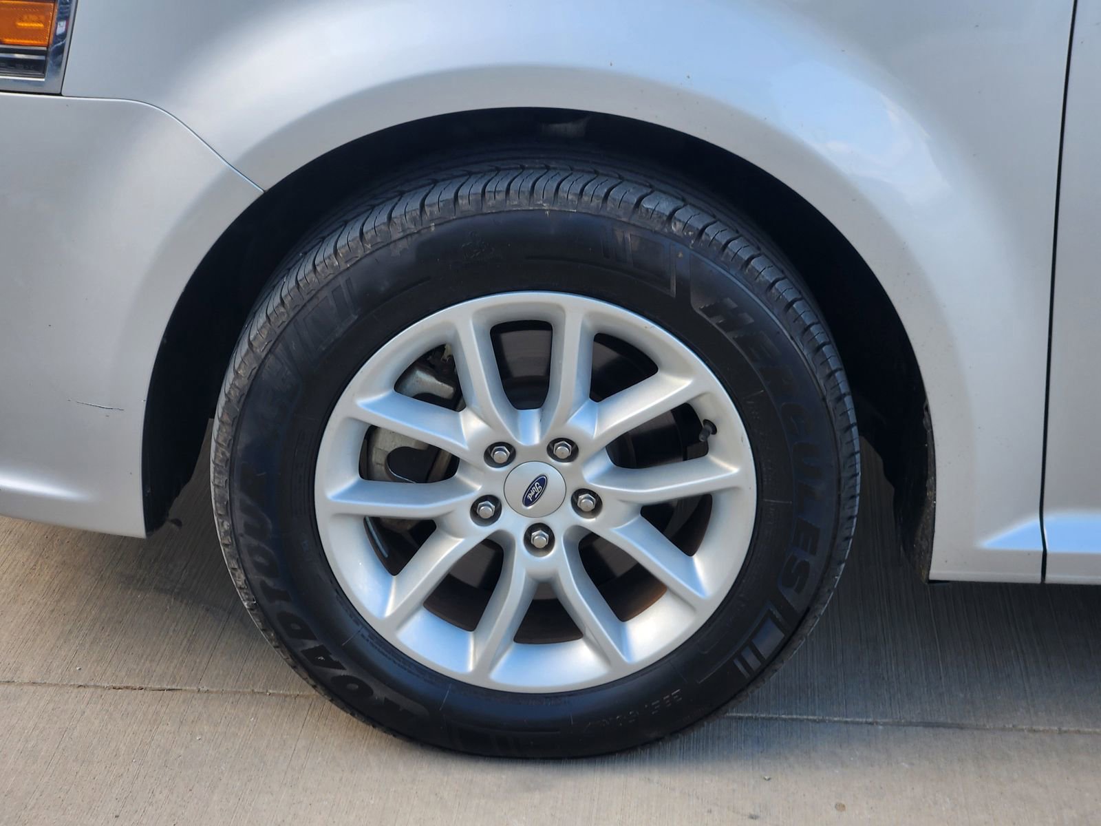 Used 2019 Ford Flex SE image 11