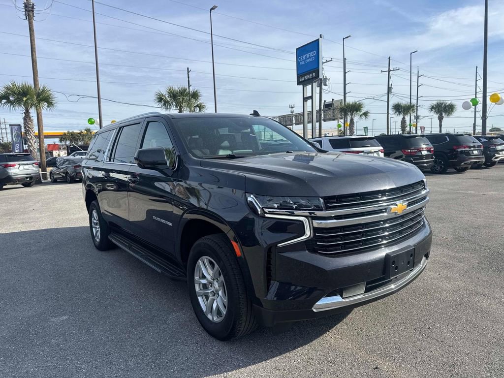Certified 2024 Chevrolet Suburban LT image 1