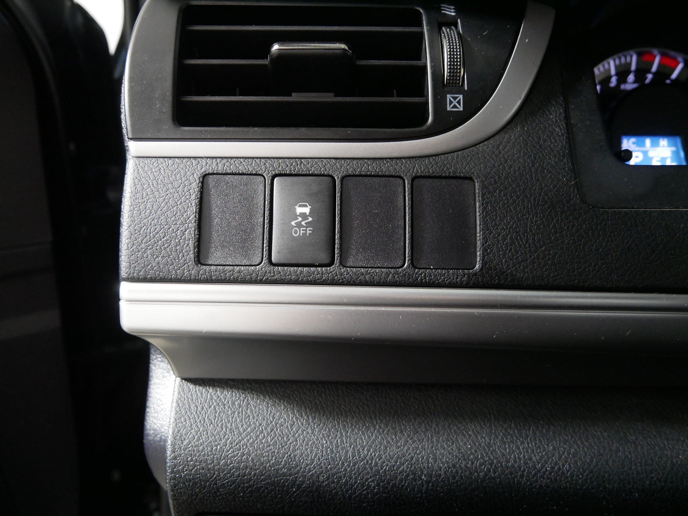 Used 2014 Toyota Camry SE FWD image 26