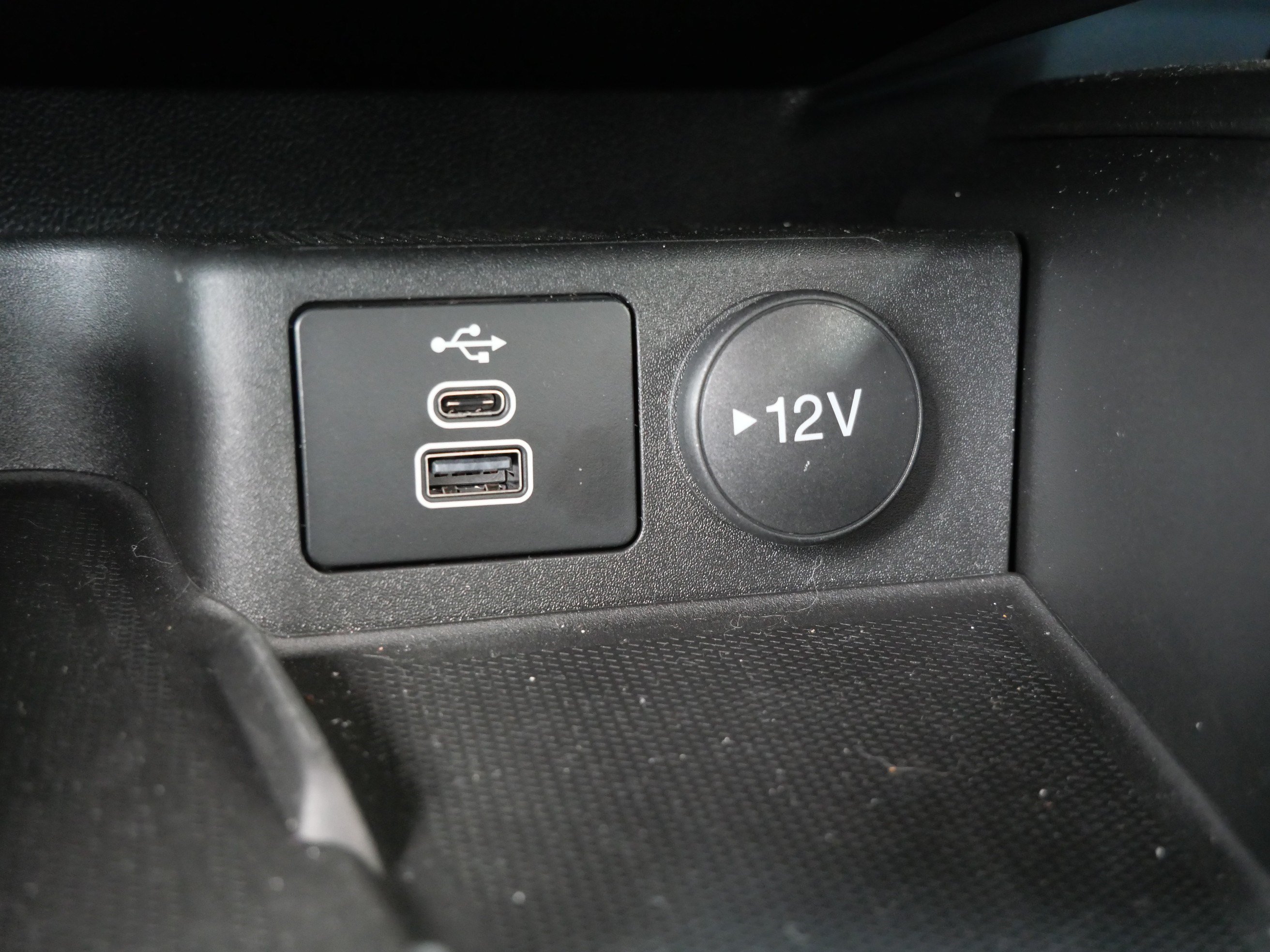 Used 2025 Ford Escape SE w/ PHEV Premium Package FWD image 30