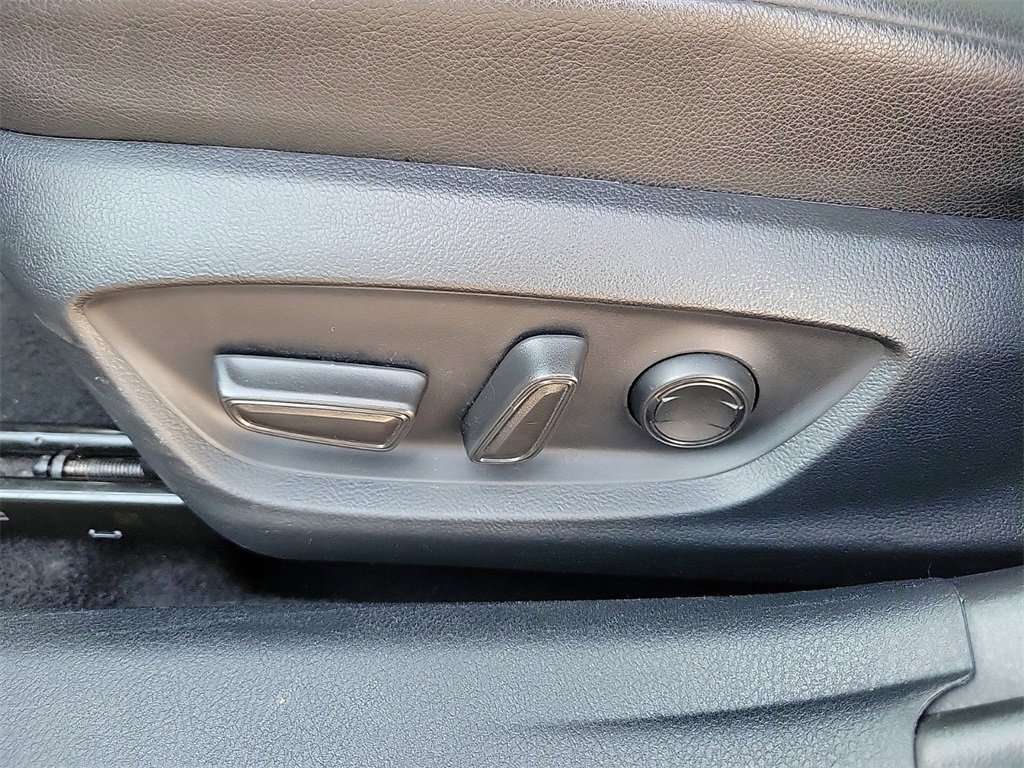 Used 2023 Toyota Camry SE image 16