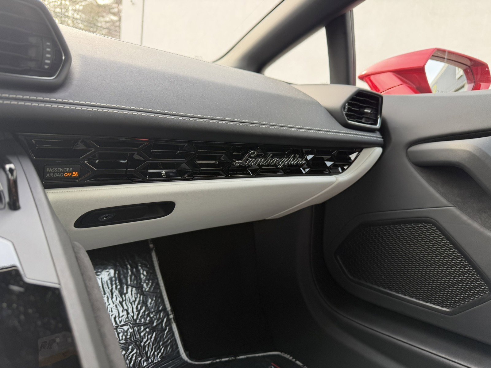 Used 2021 Lamborghini Huracan EVO image 20