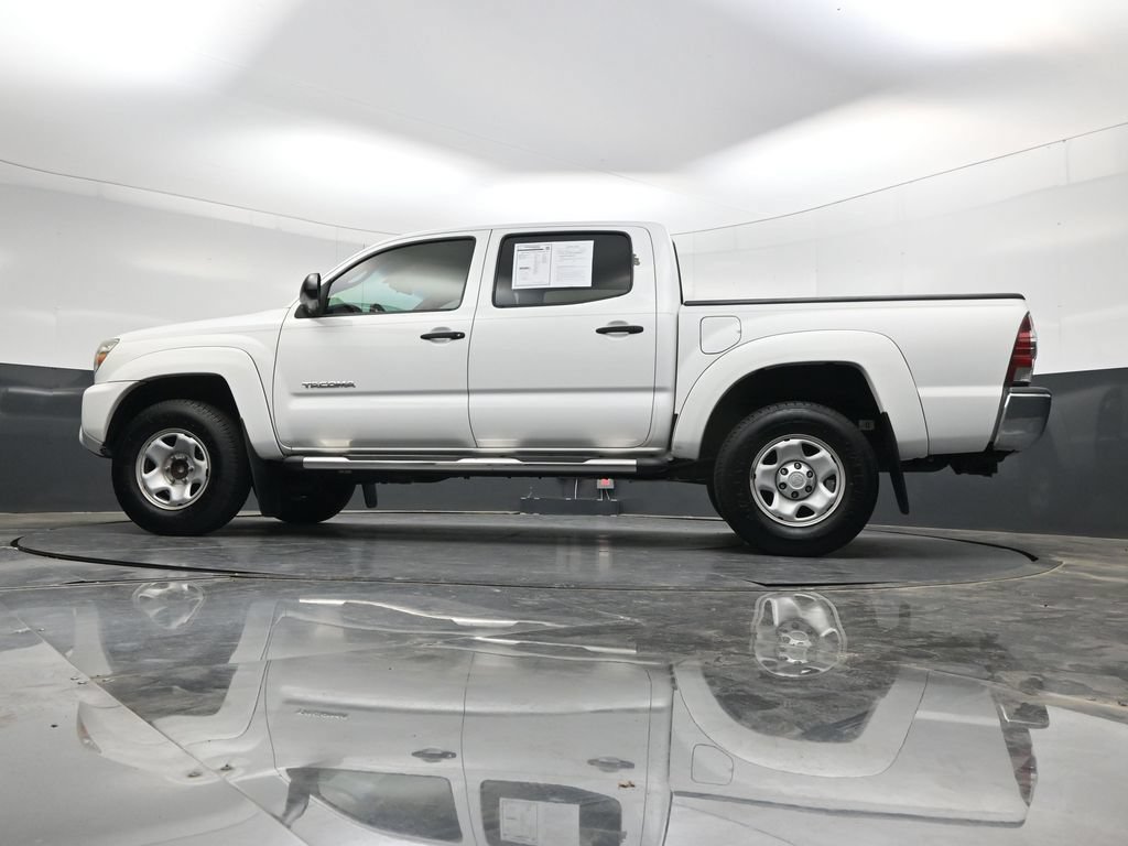 Used 2015 Toyota Tacoma PreRunner w/ SR5 Package RWD image 37