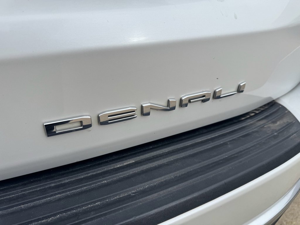Used 2022 GMC Yukon XL Denali w/ Denali Reserve Package AWD/4WD image 11