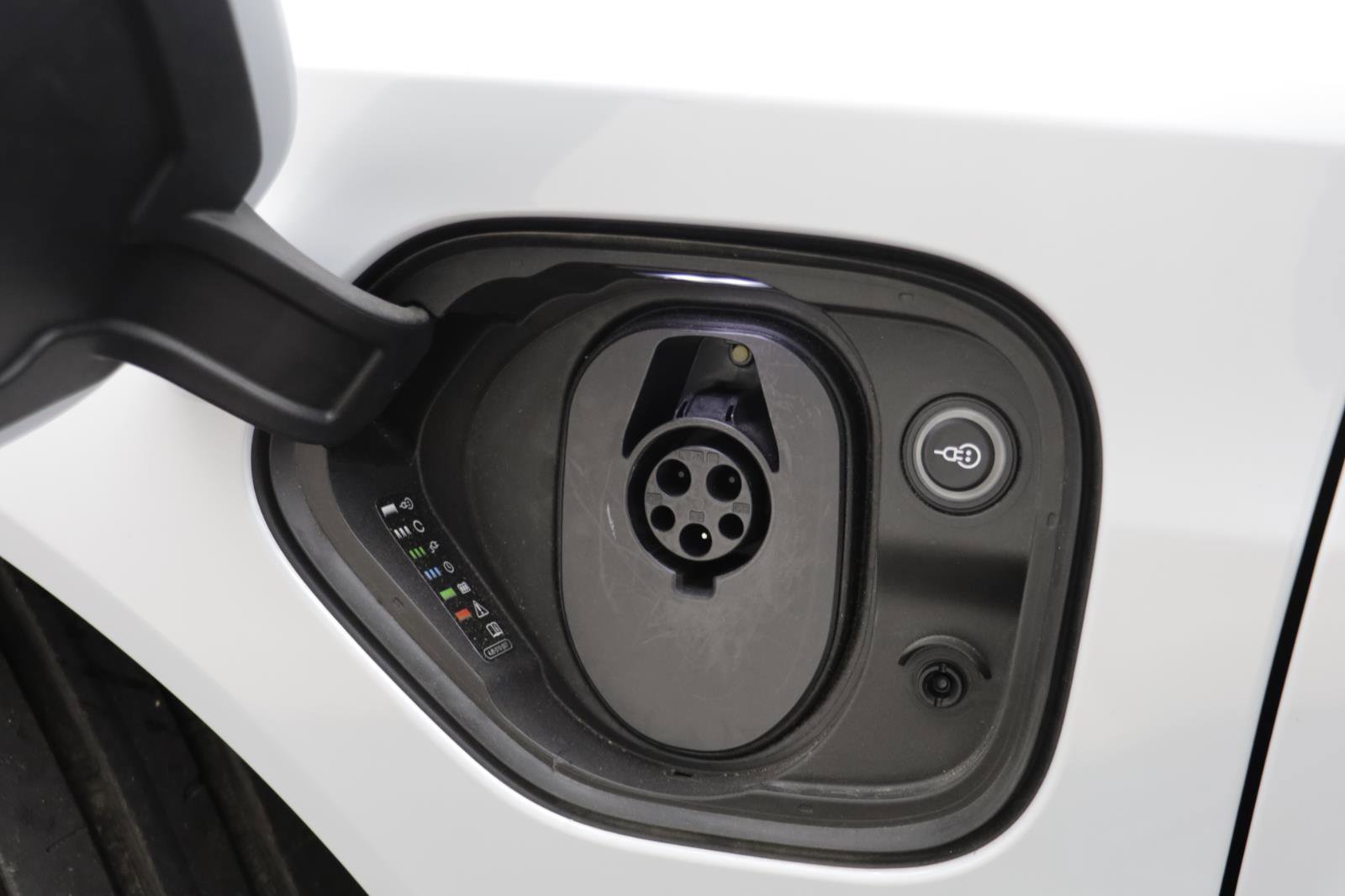 Used 2024 Audi e-tron GT Prestige image 4