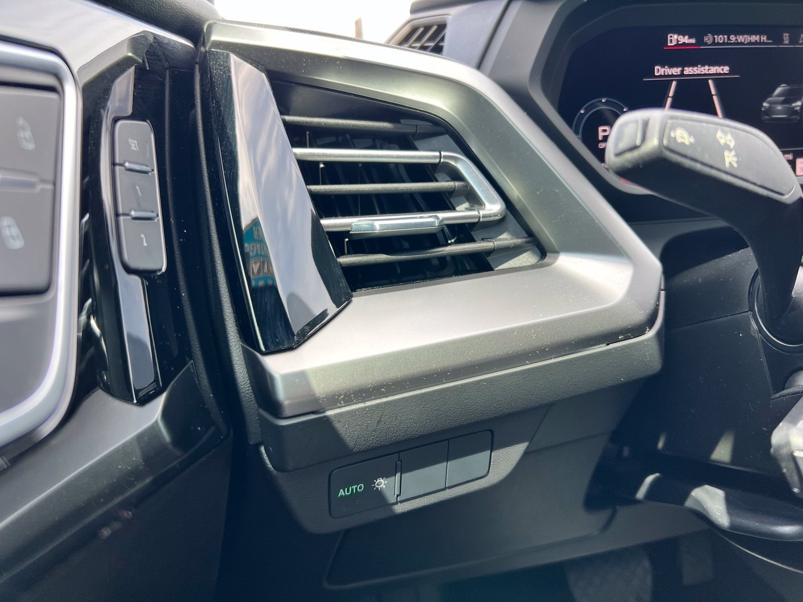 Used 2024 Audi Q4 e-tron Premium Plus RWD image 43