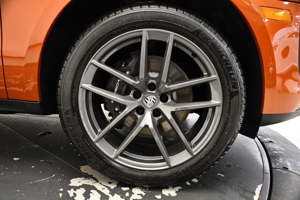Used 2025 Porsche Macan Turbo image 18