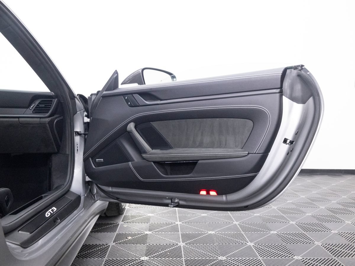 Certified 2024 Porsche 911 GT3 RWD image 37