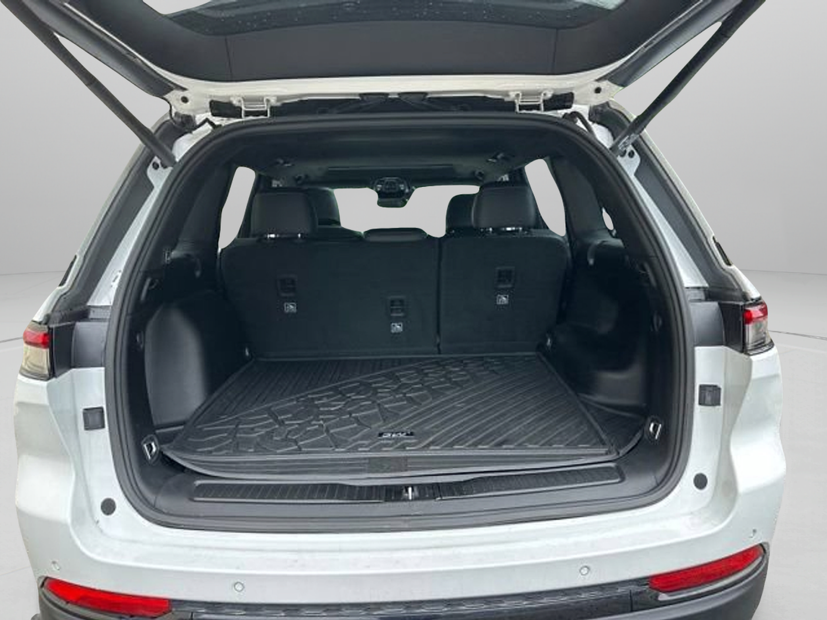 Certified 2023 Jeep Grand Cherokee Altitude AWD/4WD image 9