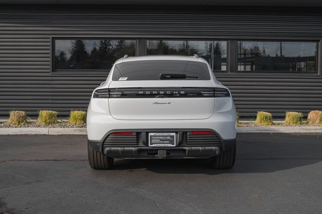 Used 2025 Porsche Macan 4 Electric image 29