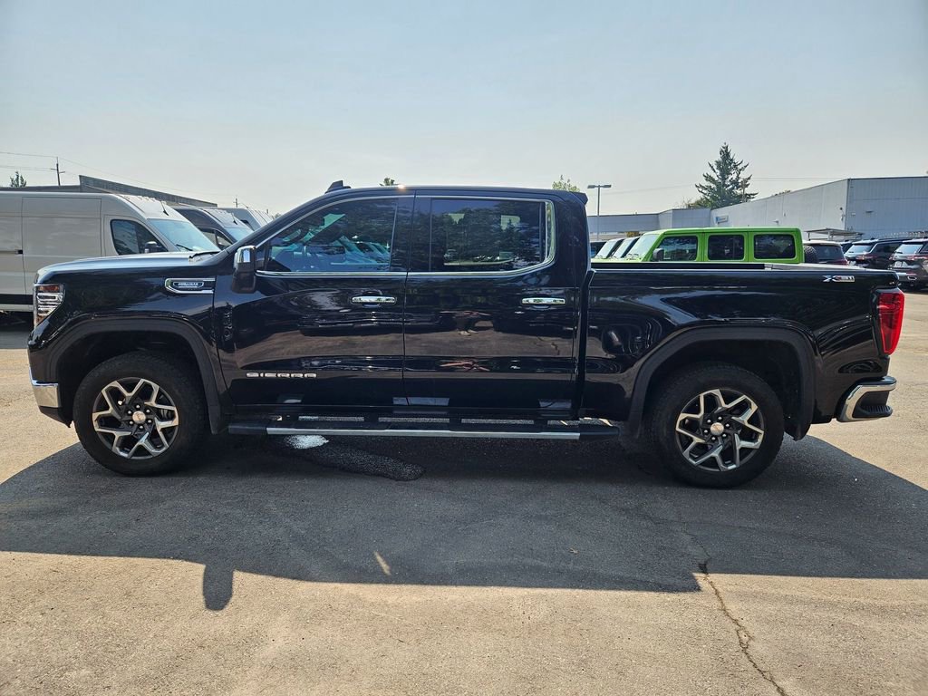 Used 2023 GMC Sierra 1500 SLT w/ SLT Premium Package image 4
