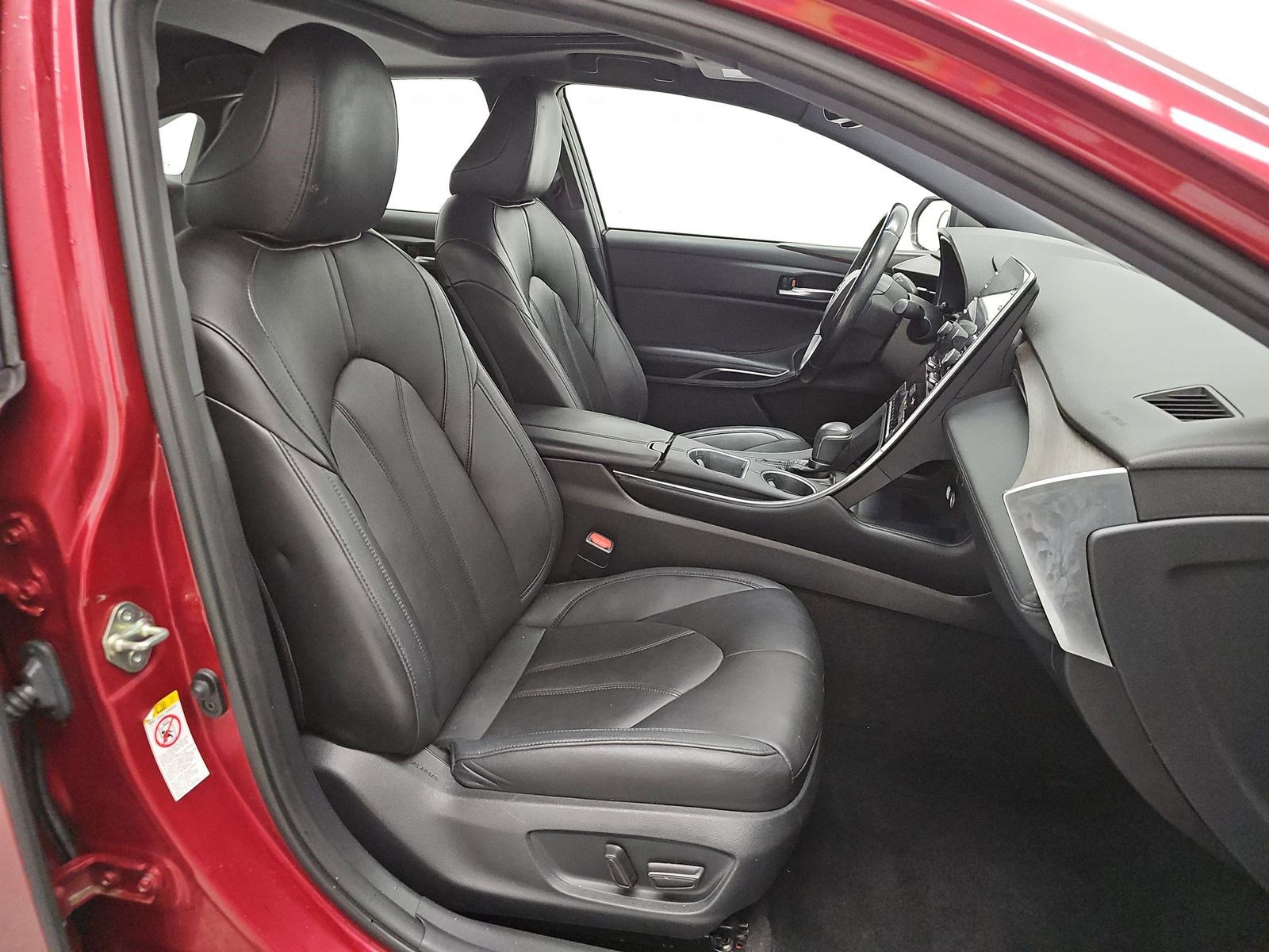 Used 2019 Toyota Avalon XLE w/ Moonroof Package image 8