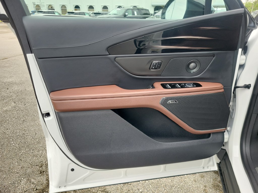 Certified 2026 Lincoln Nautilus Reserve AWD/4WD image 15