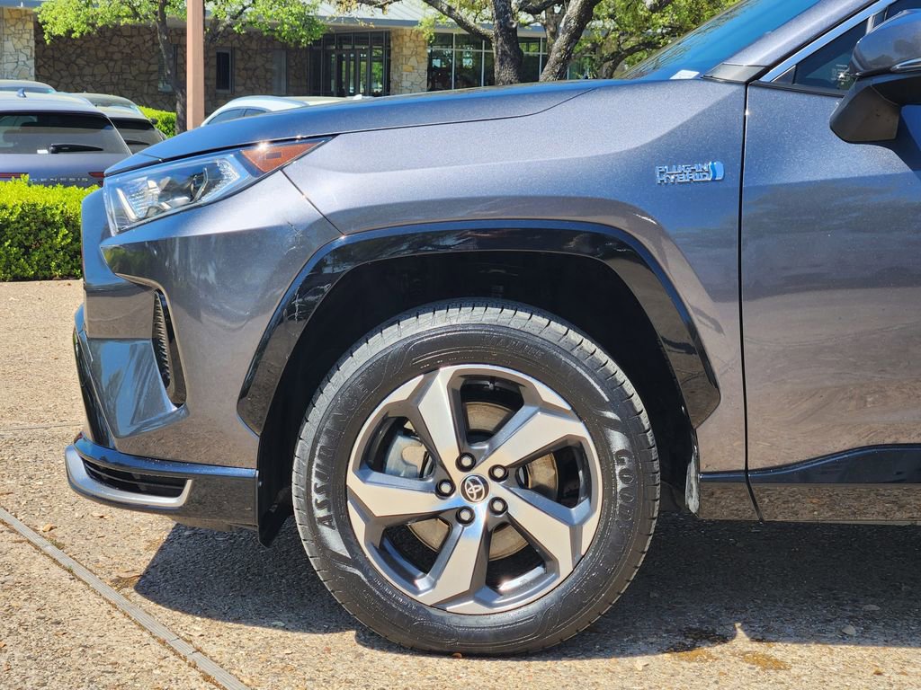 Used 2021 Toyota RAV4 SE w/ Weather & Moonroof Package AWD/4WD image 9