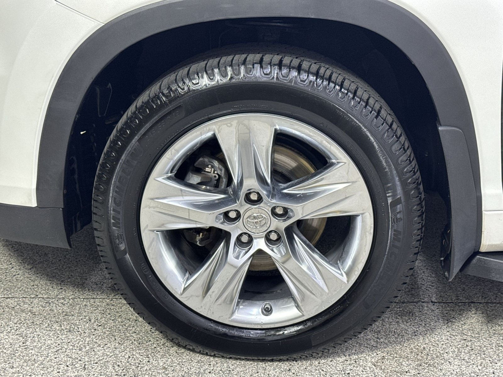 Used 2015 Toyota Highlander Limited AWD/4WD image 24