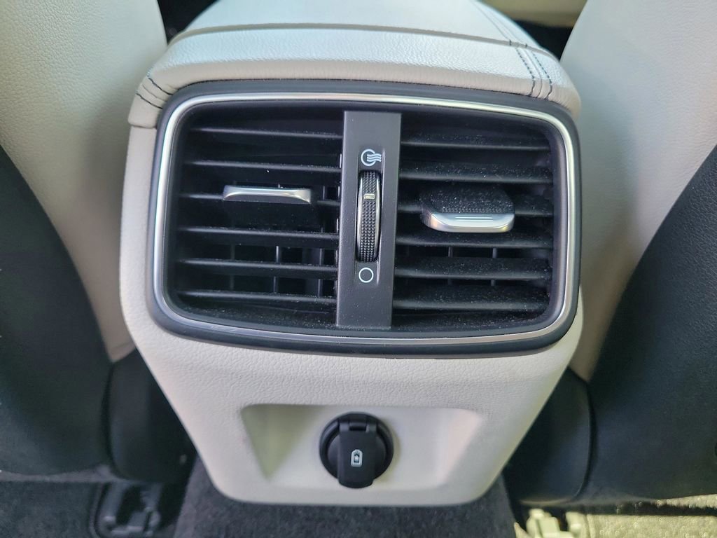 Used 2022 Genesis G70 2.0T w/ Prestige Package image 9