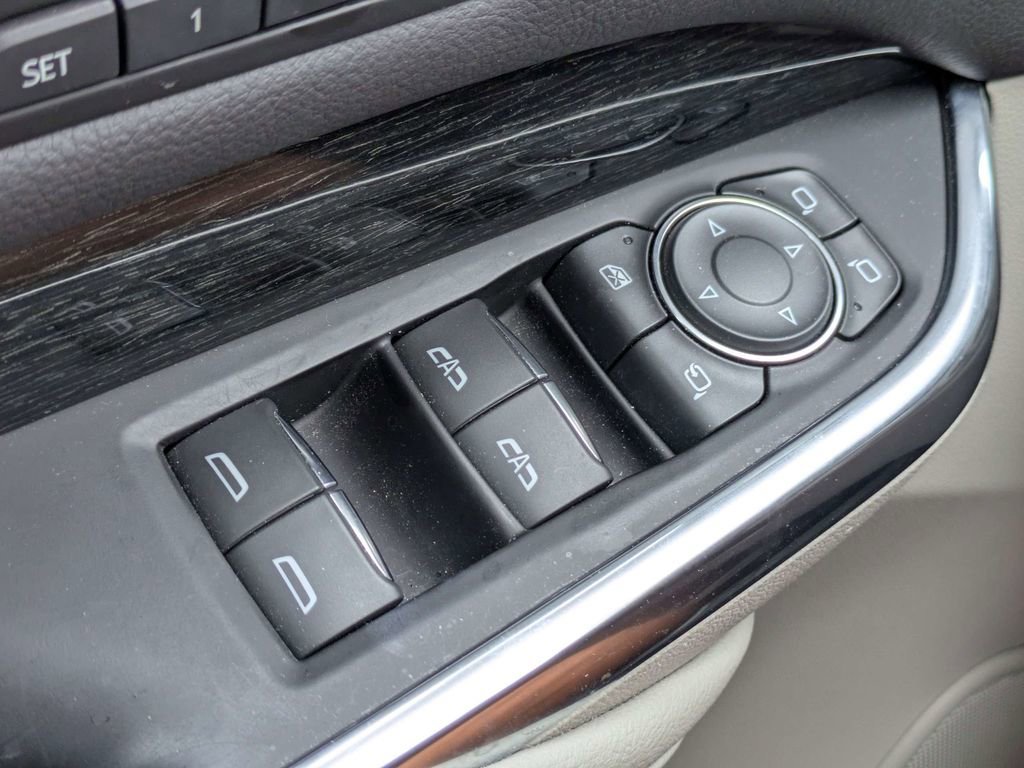 Used 2023 Cadillac XT4 Premium Luxury w/ Technology Package FWD image 26