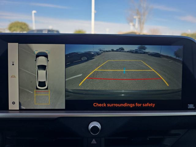 Used 2023 Toyota Crown Limited image 22