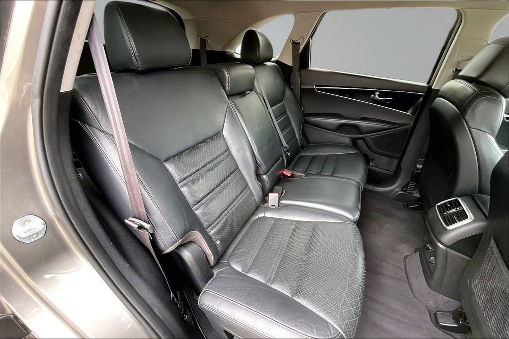 Used 2017 Kia Sorento FWD w/ LX Convenience Package image 26