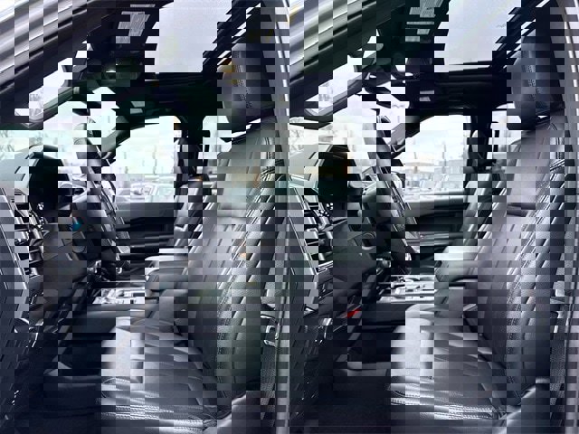 Used 2021 Ford Expedition XLT image 11