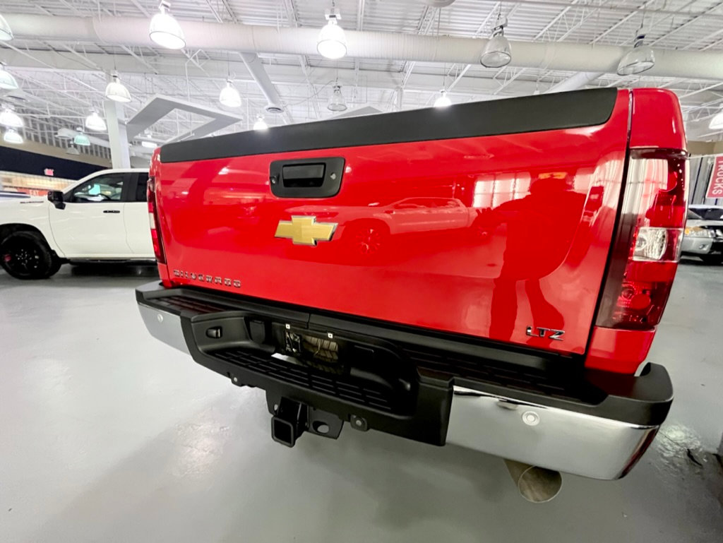 Used 2013 Chevrolet Silverado 3500 LTZ w/ LTZ Plus Package image 16