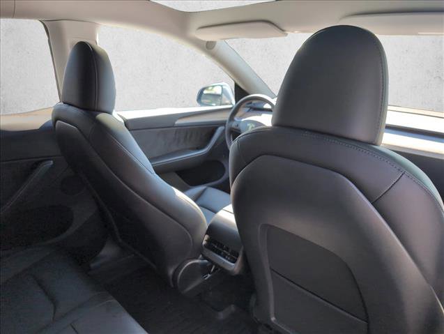 Used 2025 Tesla Model Y Long Range RWD image 21