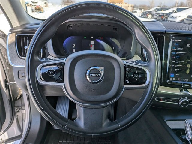 Used 2022 Volvo XC60 B5 Inscription image 19