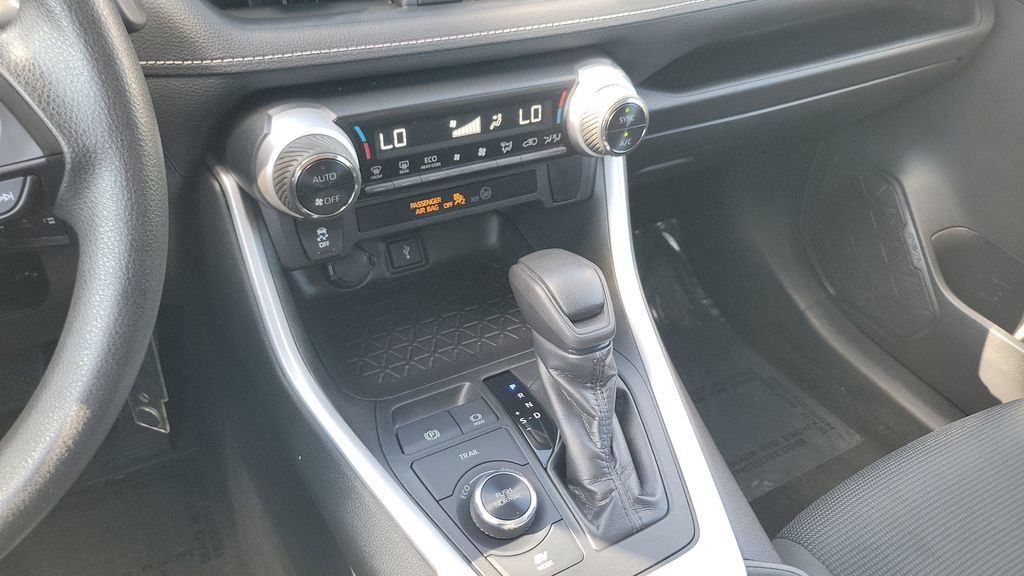 Certified 2020 Toyota RAV4 LE AWD/4WD image 15