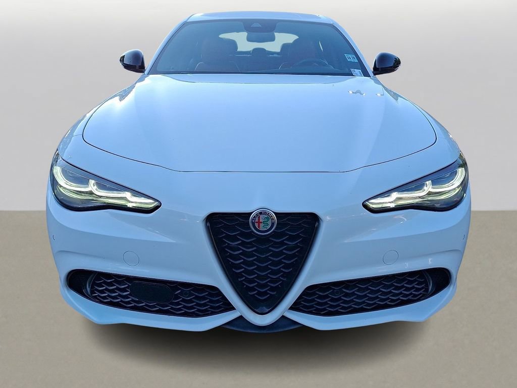 Used 2024 Alfa Romeo Giulia Sprint AWD/4WD image 2