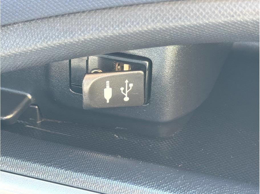Used 2015 Toyota Prius C Three image 26