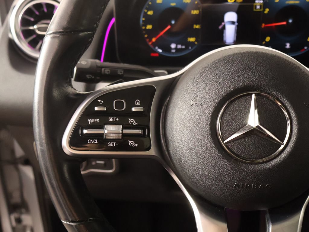 Used 2023 Mercedes-Benz GLB 250 4MATIC w/ Premium Package image 38
