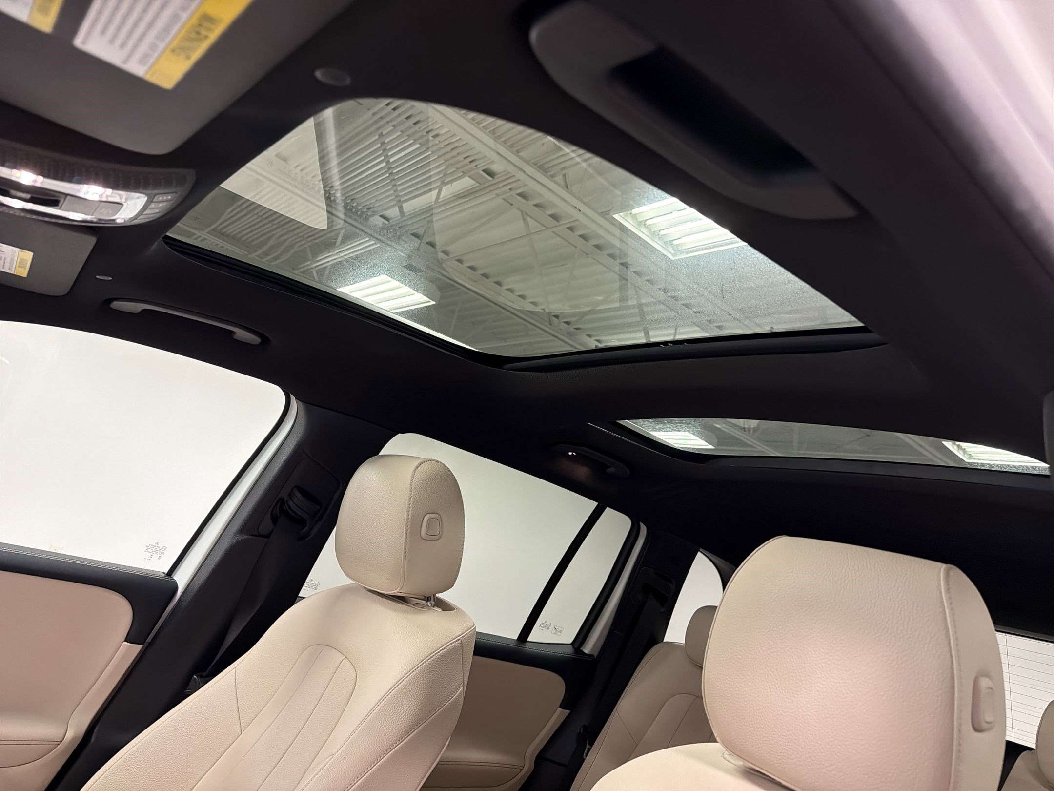 Used 2025 Mercedes-Benz GLB 250 image 15