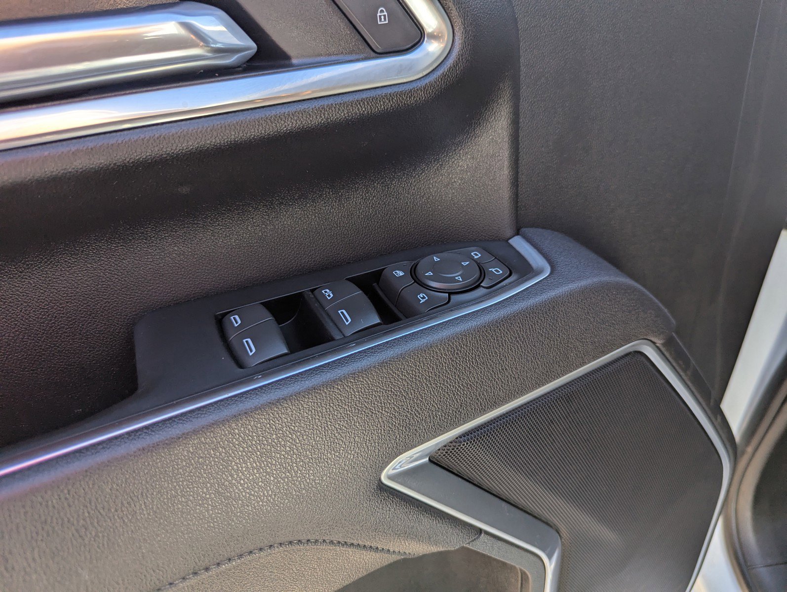 Certified 2025 Chevrolet Silverado 2500 LT w/ Safety Package image 12