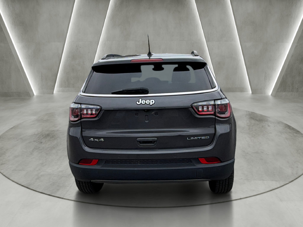 Used 2024 Jeep Compass Limited AWD/4WD image 4