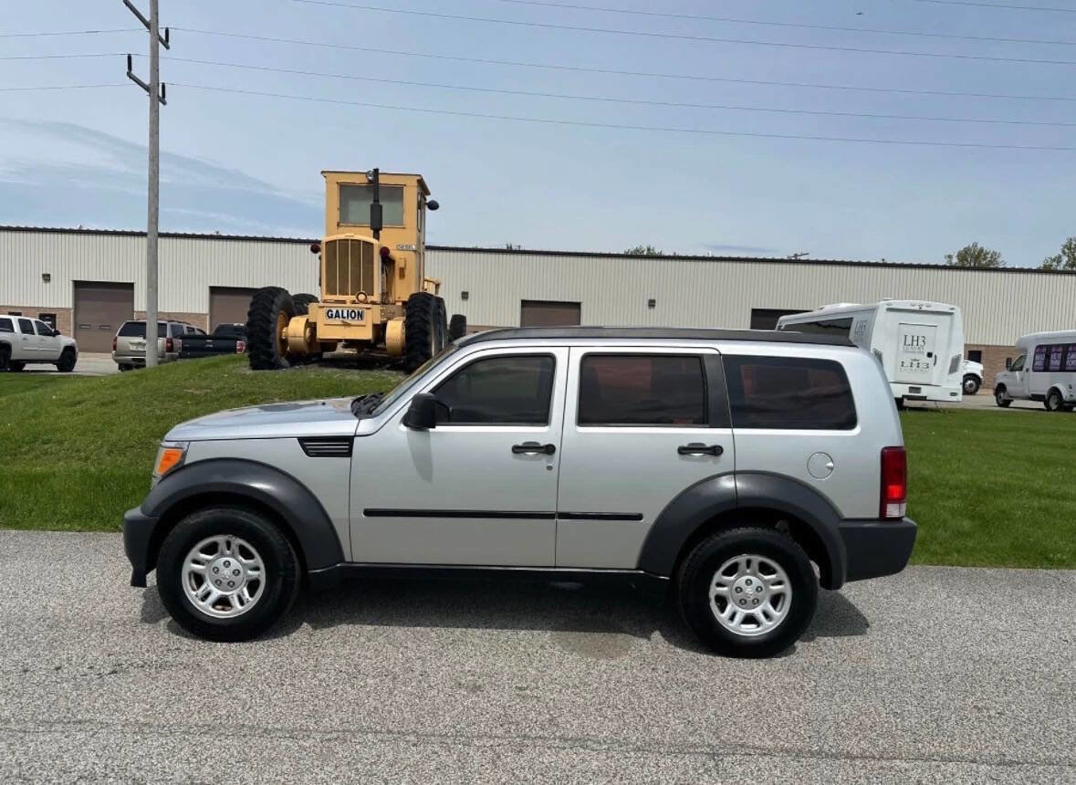 Used 2008 Dodge Nitro SXT RWD image 2