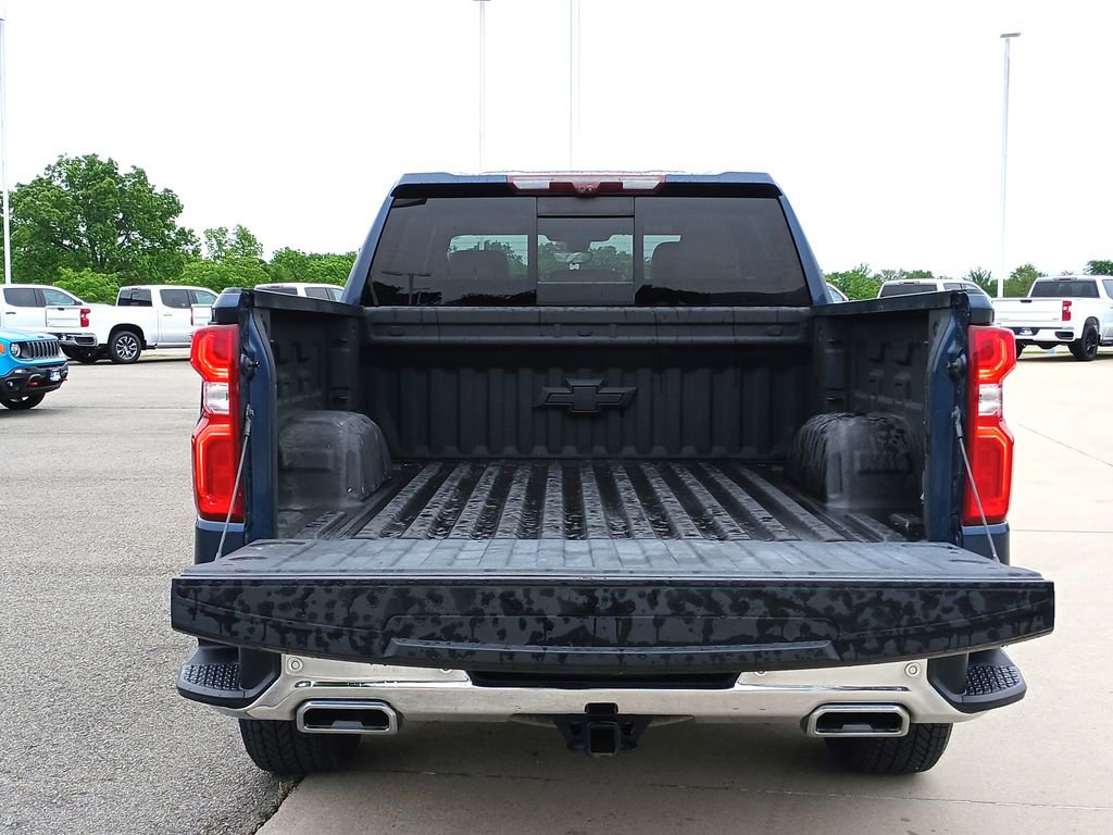 Used 2021 Chevrolet Silverado 1500 LTZ w/ Technology Package AWD/4WD image 27
