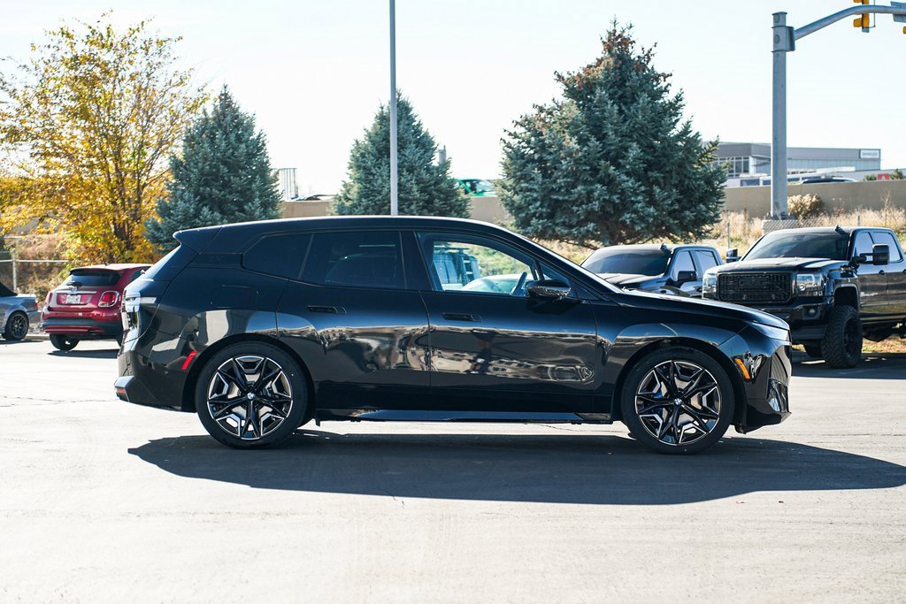 Used 2025 BMW iX xDrive50 w/ Premium Package image 4