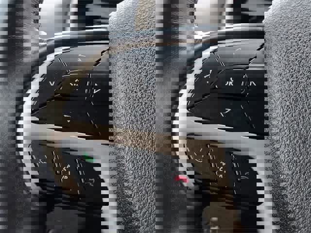 Used 2018 Jeep Cherokee Limited w/ Trailer Tow Group image 24