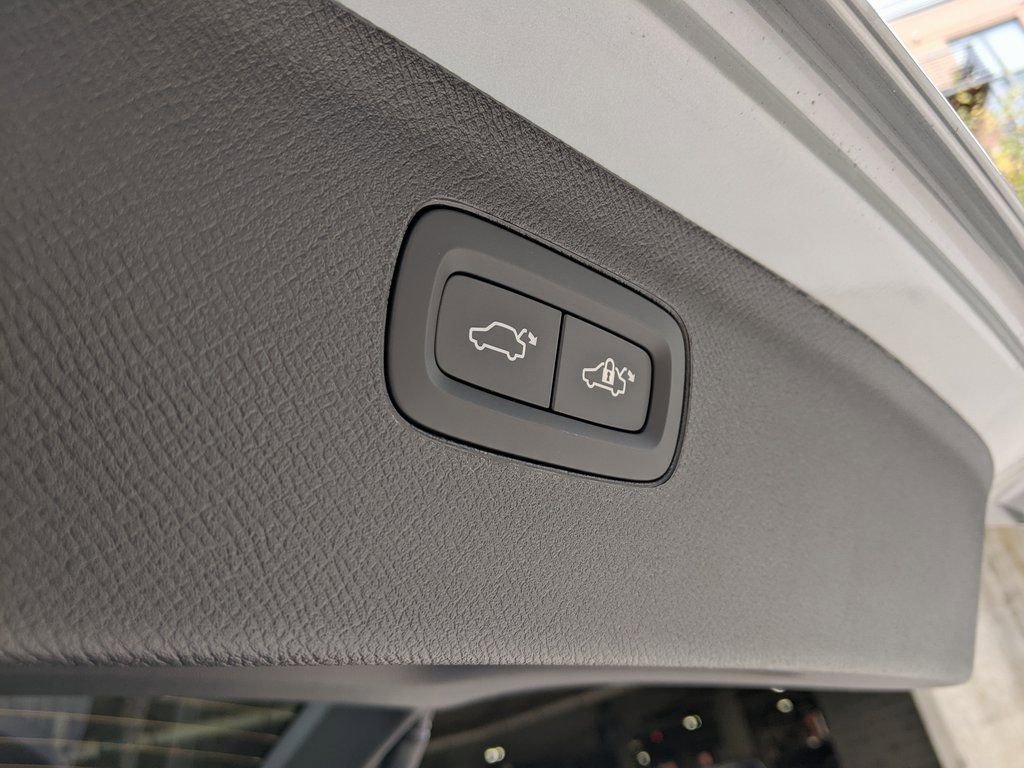 New 2026 Volvo XC90 B6 Plus w/ Protection Package Premier image 30