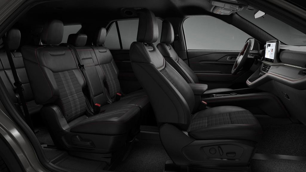 New 2026 Ford Explorer ST-Line w/ ST-Line Street Pack AWD/4WD image 4