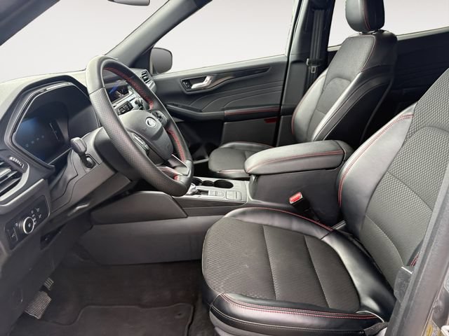 Used 2025 Ford Escape ST-Line Select AWD/4WD image 9