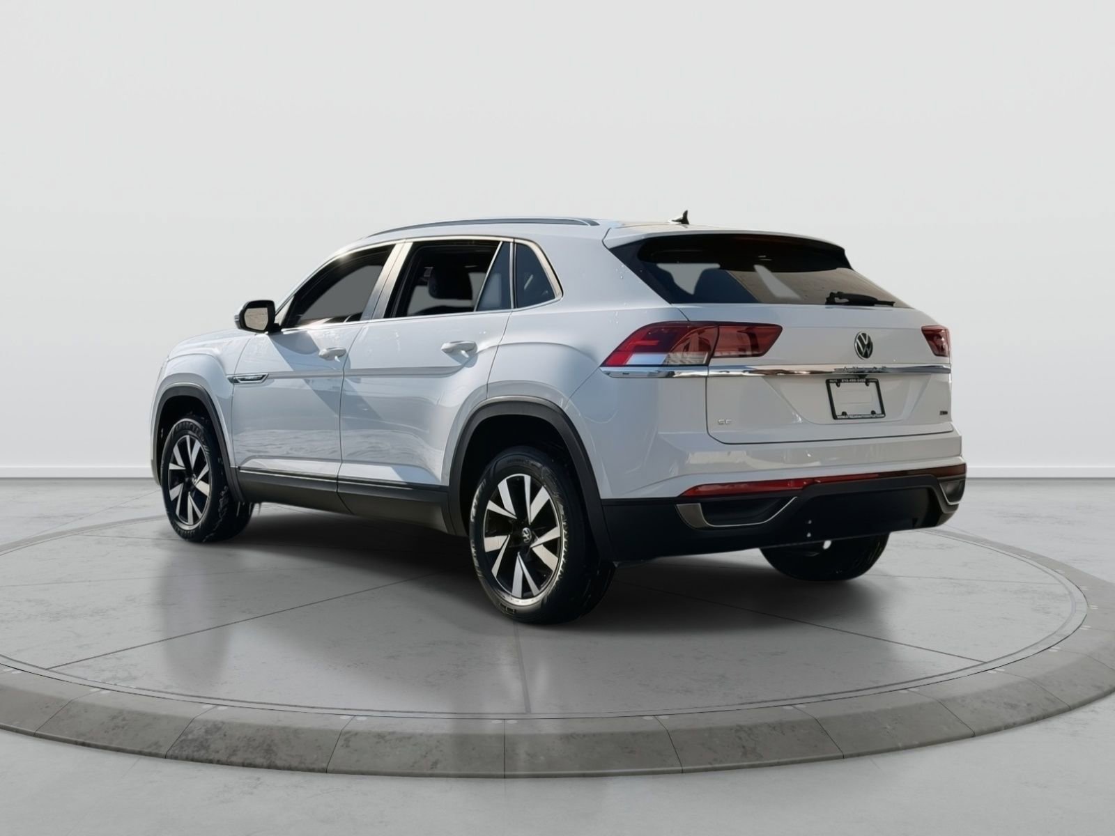 Used 2022 Volkswagen Atlas Cross Sport SE image 5