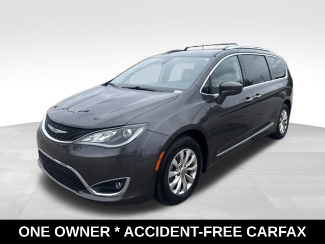 Used 2018 Chrysler Pacifica Touring-L w/ Premium Audio Group