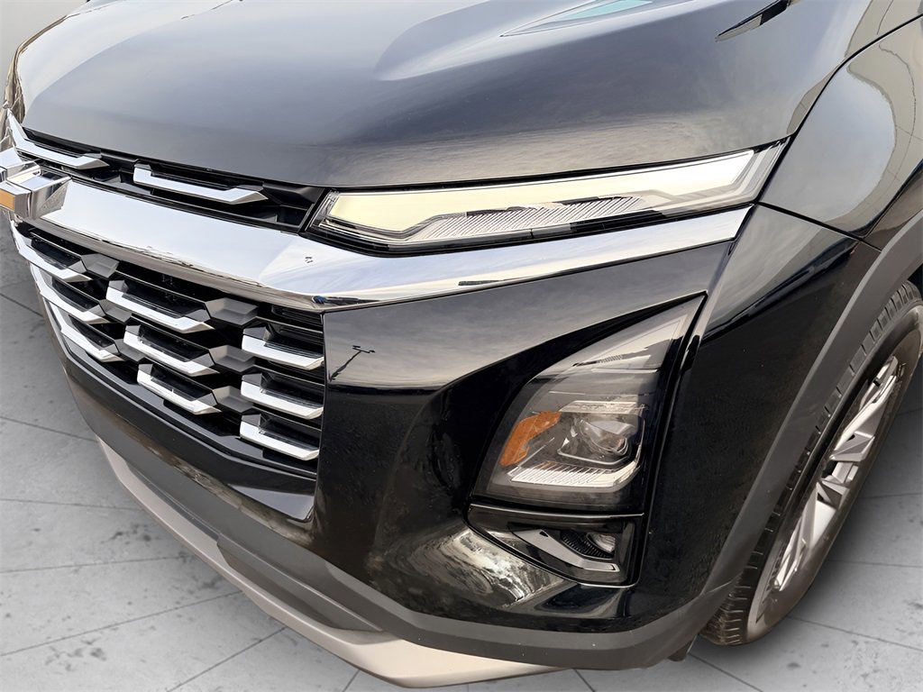 Used 2025 Chevrolet Equinox LT w/ Convenience Package II image 11