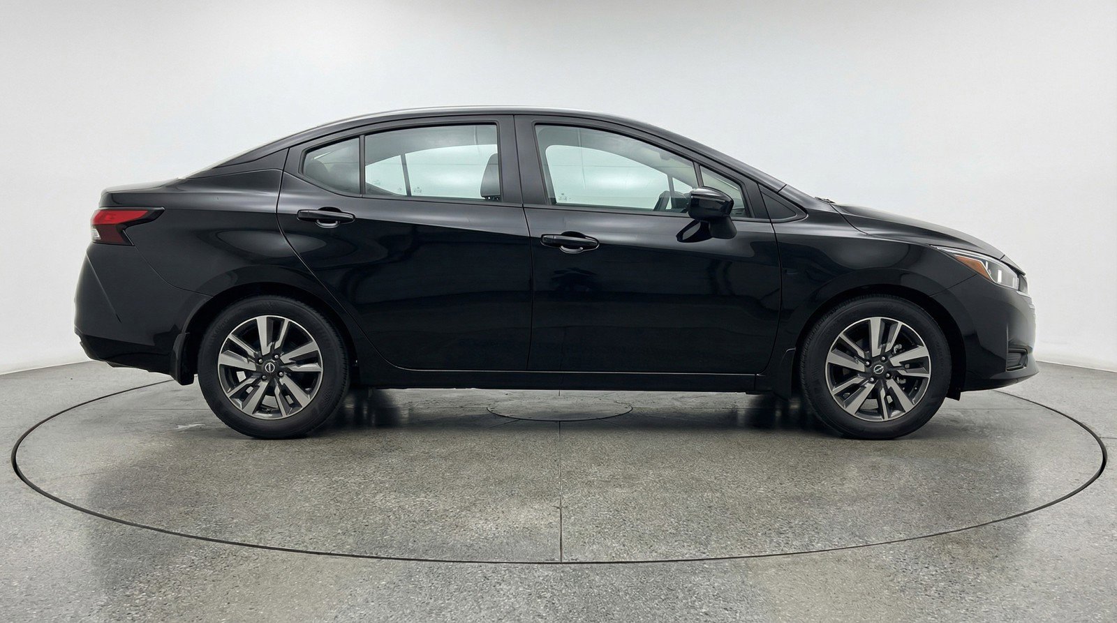 Used 2025 Nissan Versa SV FWD image 11