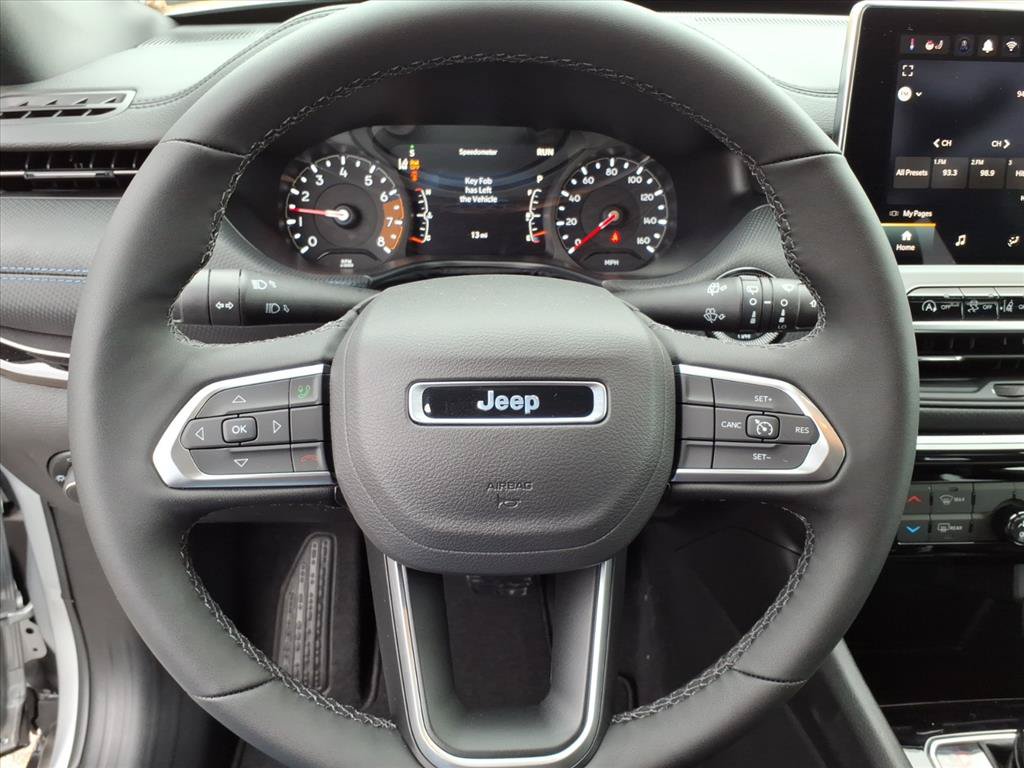 Used 2026 Jeep Compass Latitude AWD/4WD image 11