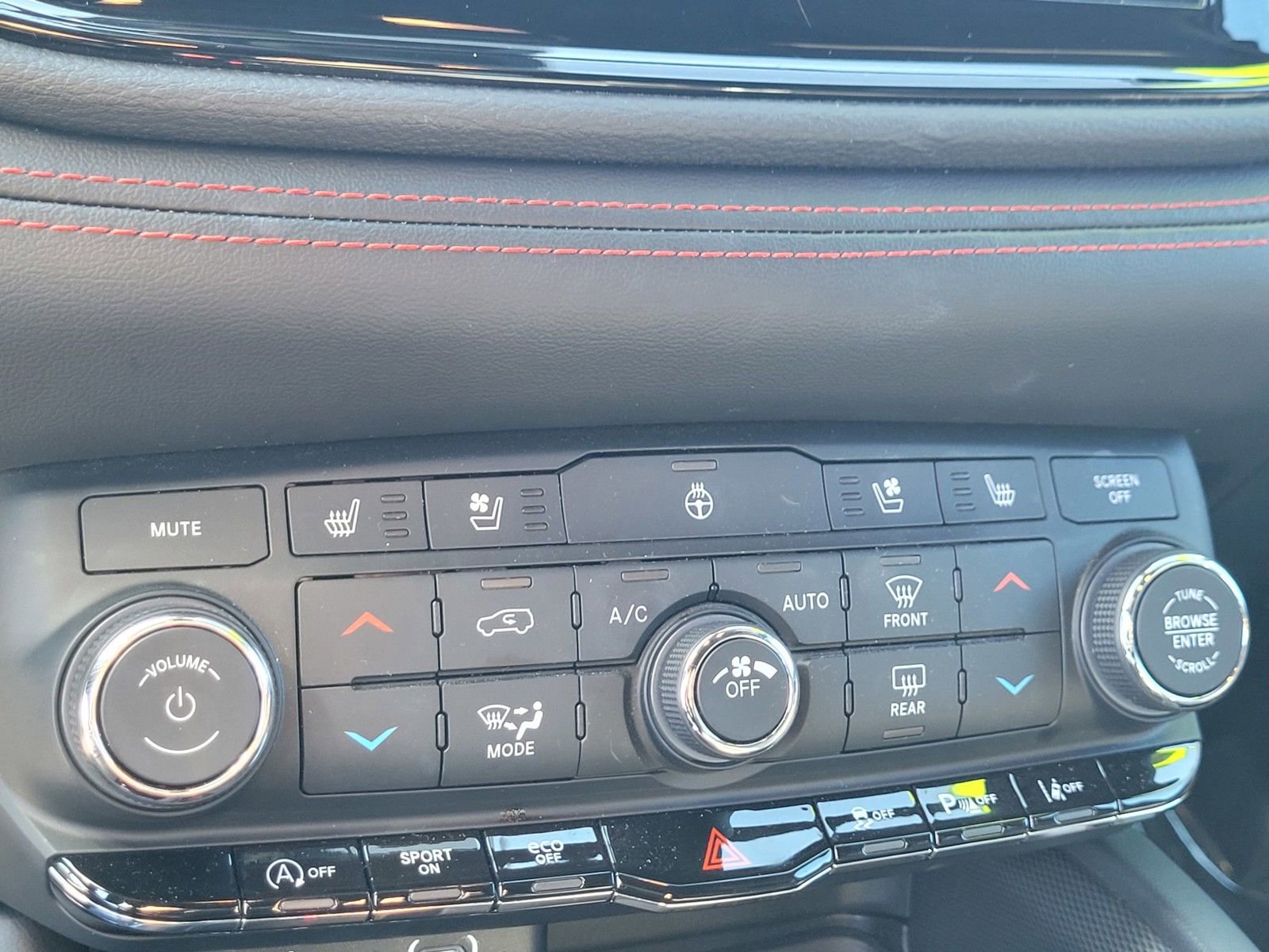 Used 2025 Dodge Durango GT AWD/4WD image 21